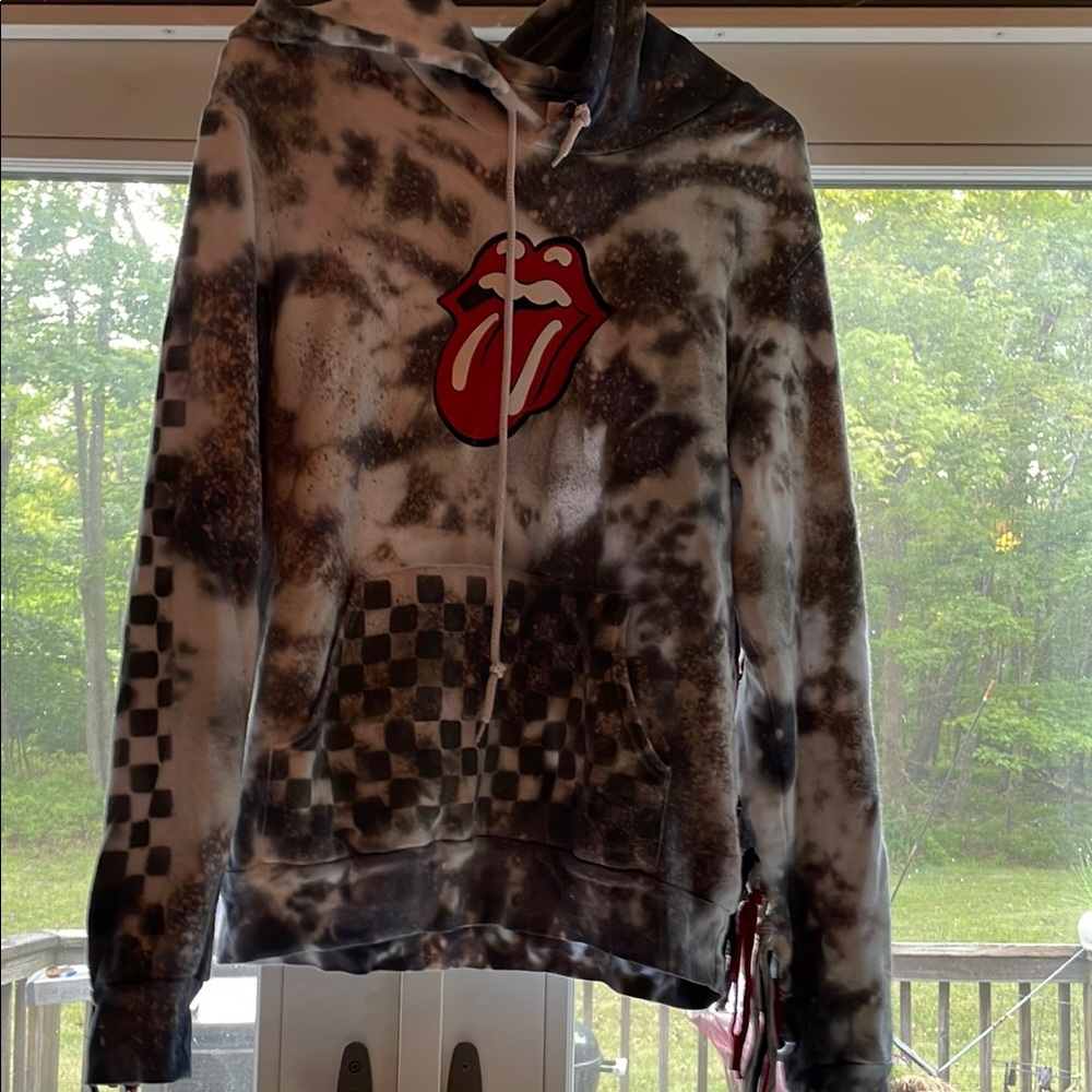 Trendy Rolling Stones logo Boutique Black and White Tie-Dye Hoodie. Extra soft